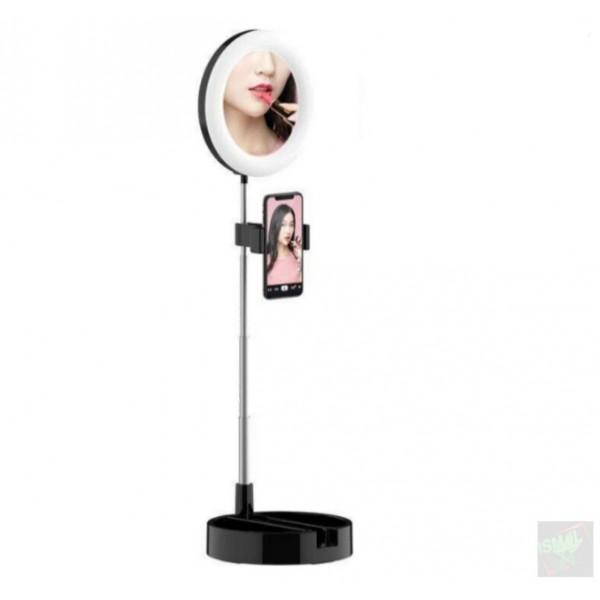 Table De Maquillage Avec La Lampe Photo stock - Image du lampe,  advertising: 82524790